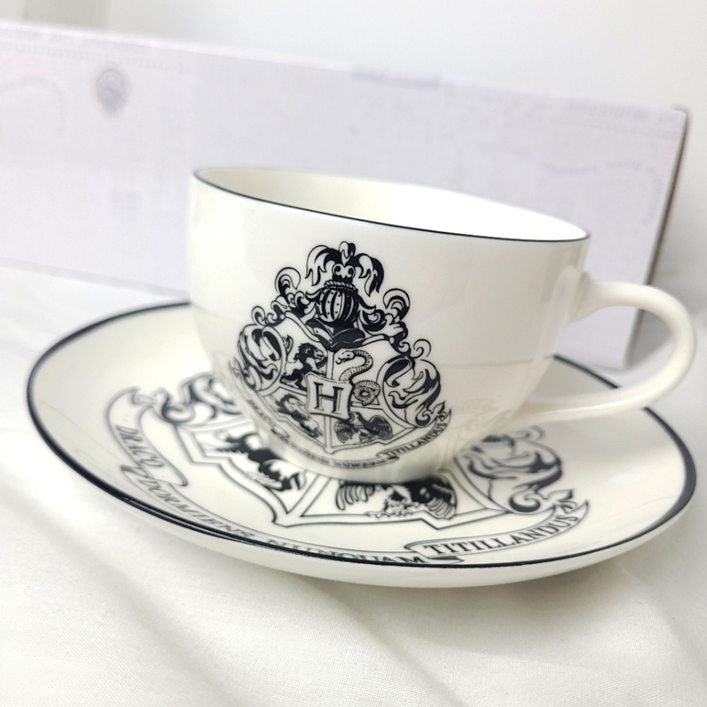 White and Black Harry Potter Hogwarts Crest Teacup and Saucer Set (2) NEW IN BOX